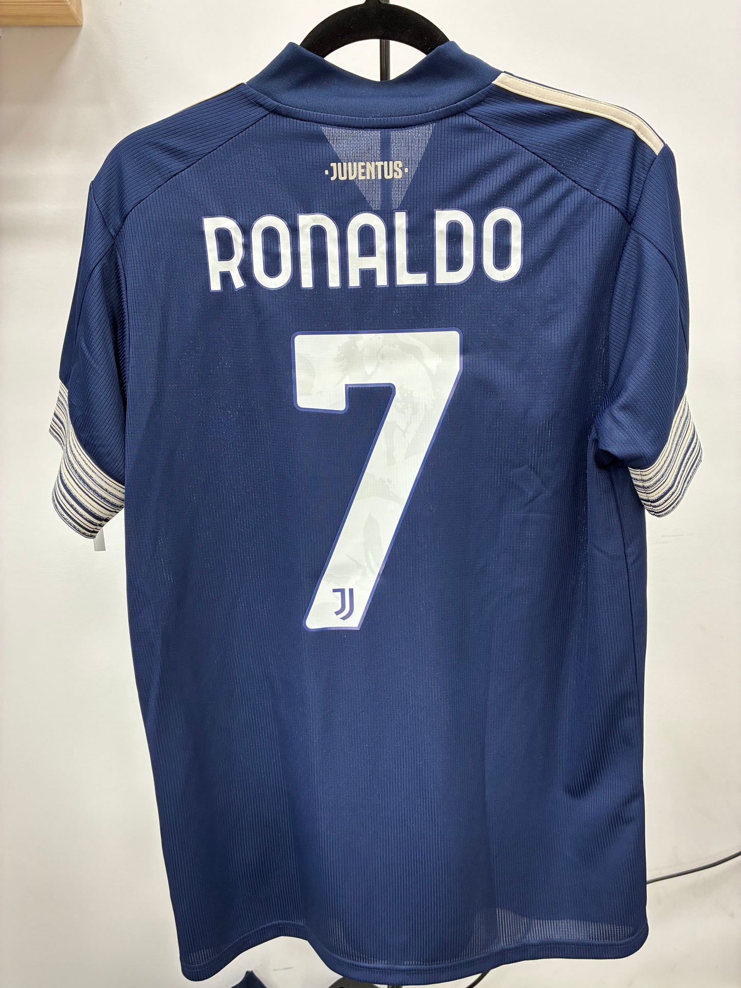 2020-21 Juventus FC 7 Ronaldo Away Jersey / Medium / New