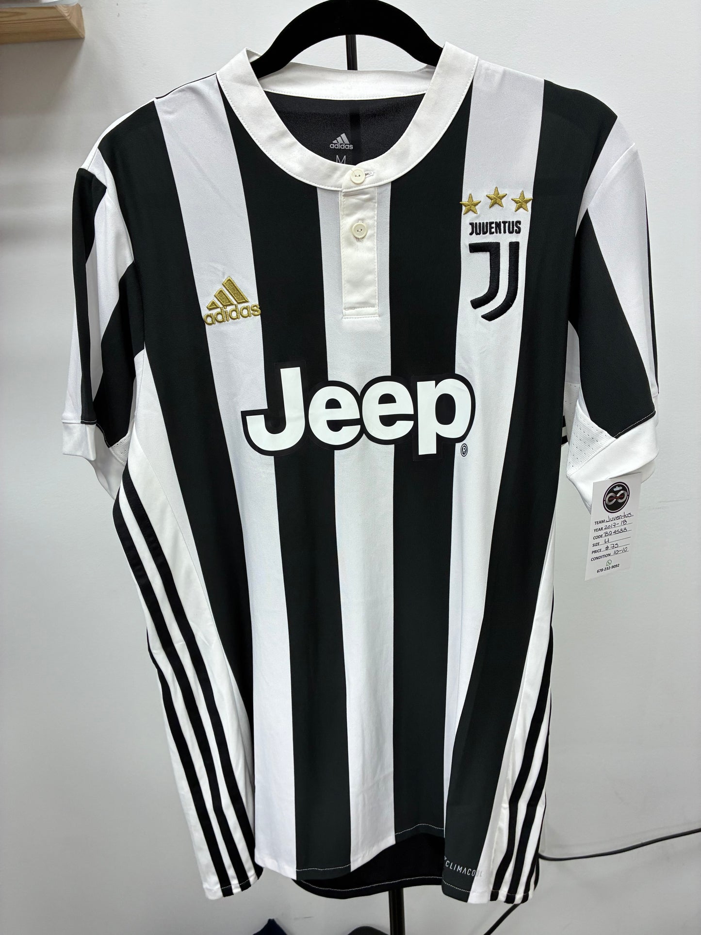 2017-18 Juventus Home Jersey / Medium / 10/10