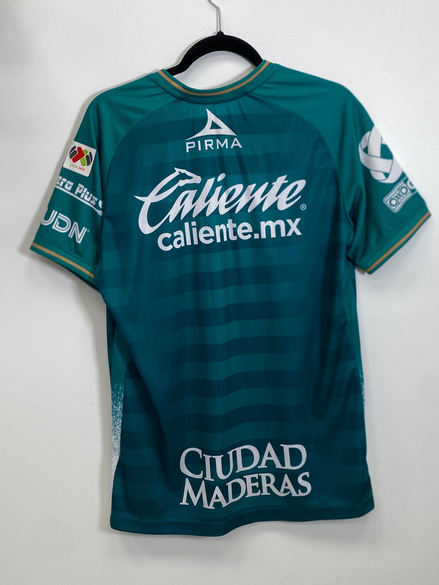 2020-21 Club León Home Jersey / Large / Excellent