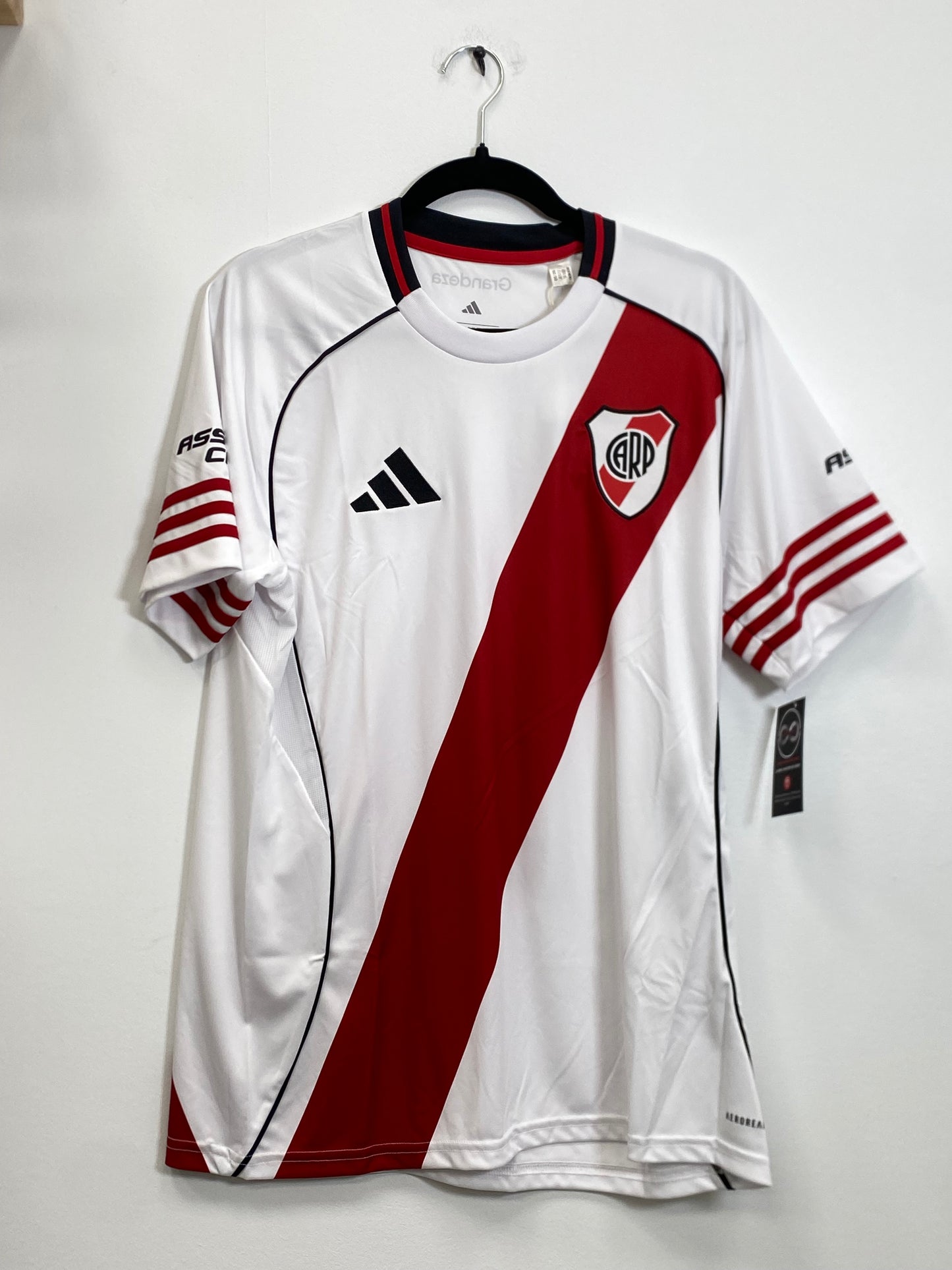 2025-26 River Plate Home Jersey / Large / New