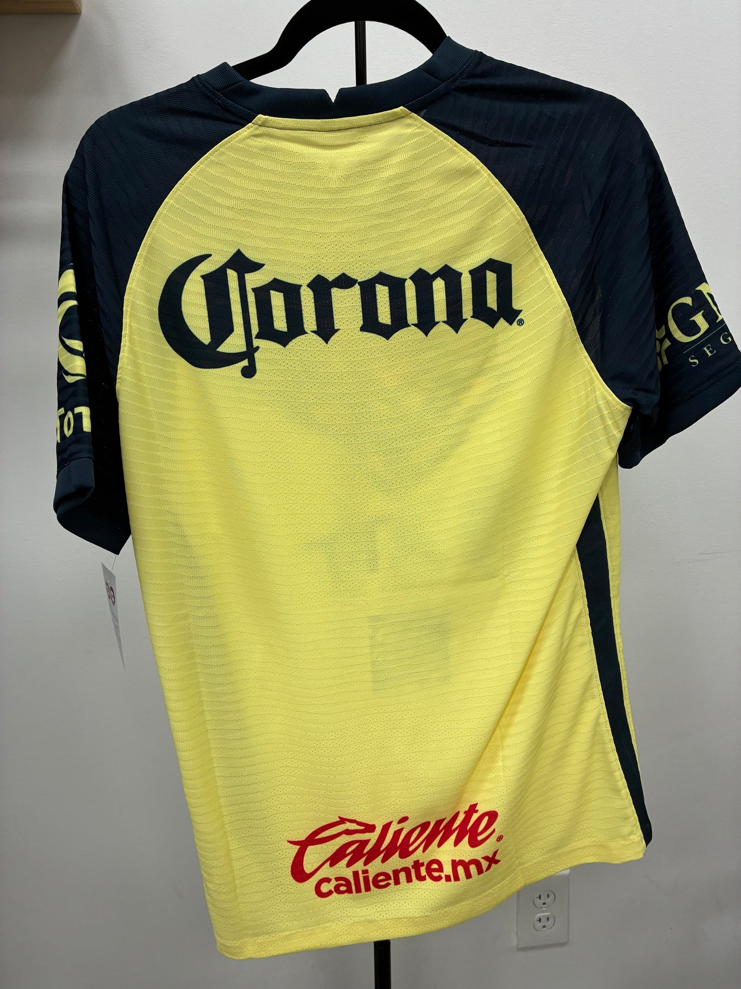 202-21 Club América Player Version Home Jersey / Medium / New