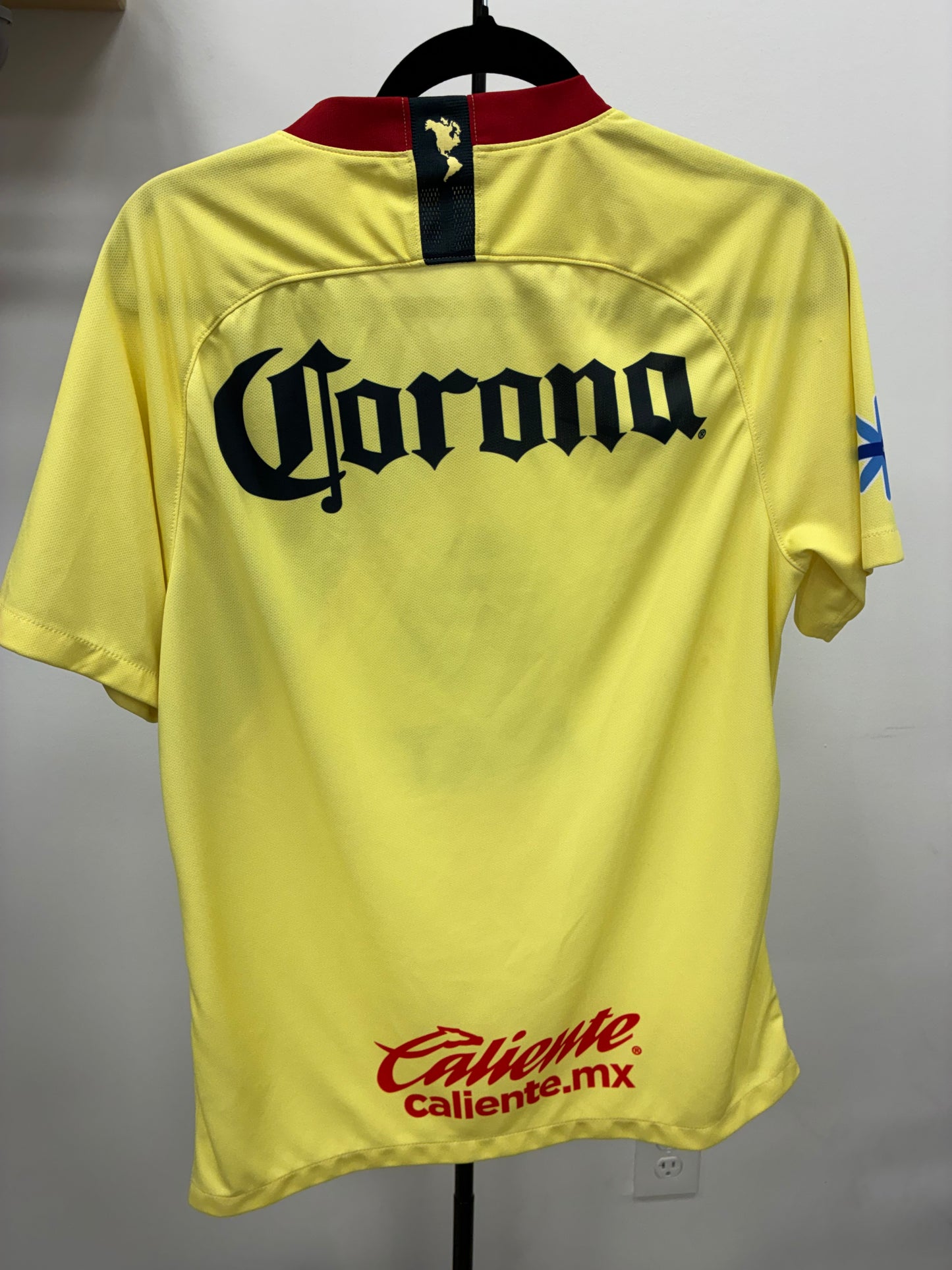 2018-19 Club América Home Jersey / Medium / New