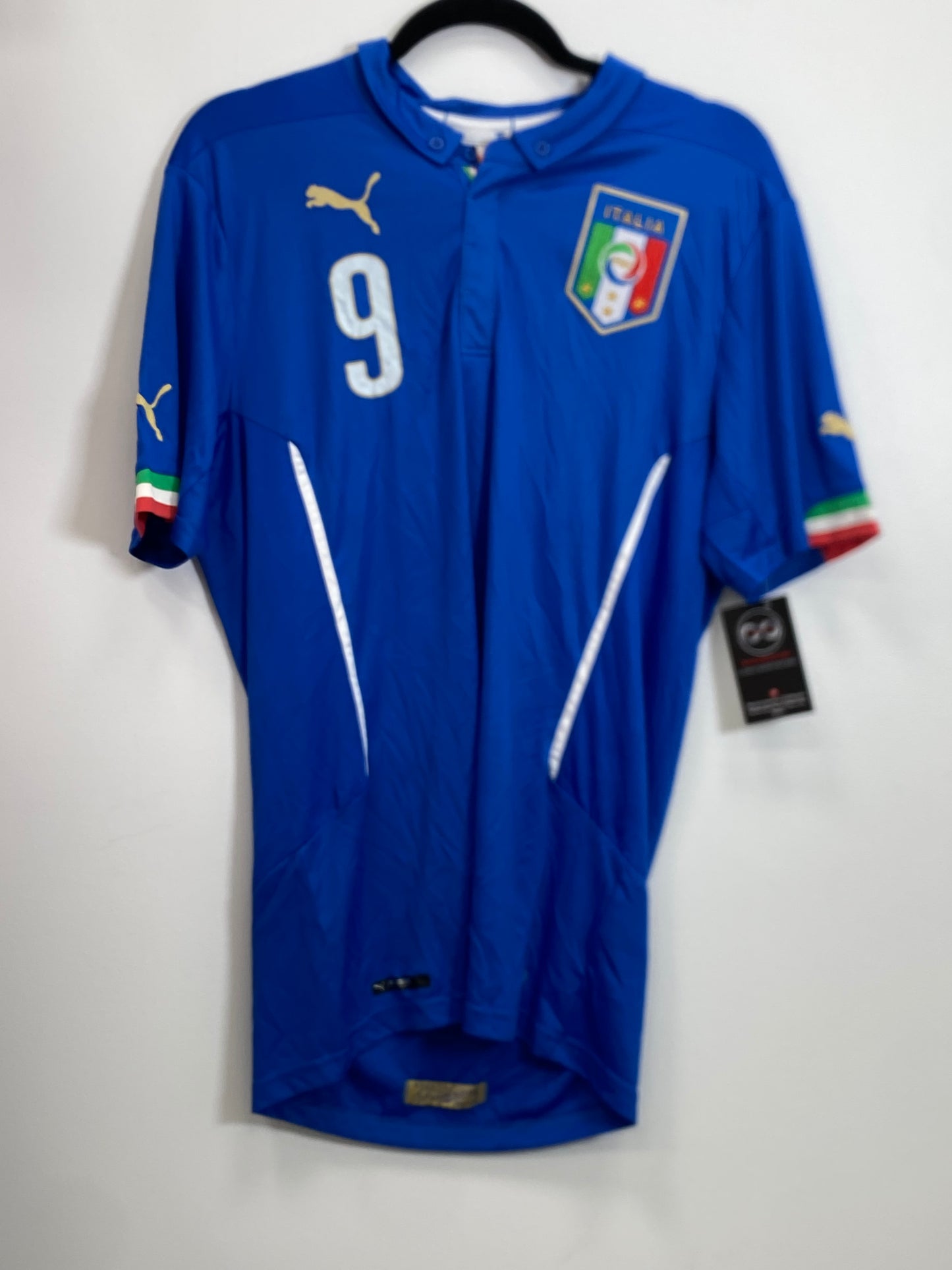2014 italy Balotelli 9 Home jersey / Large / New