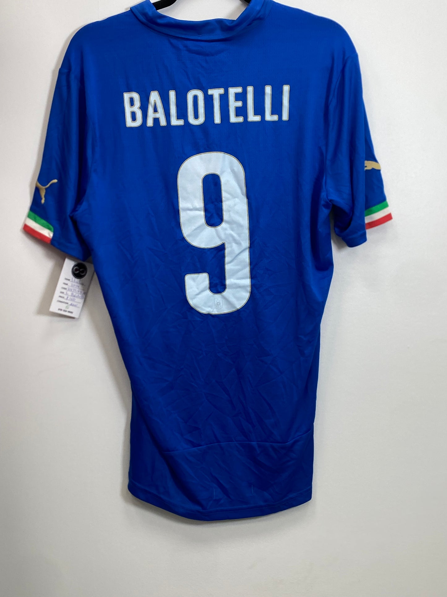 2014 italy Balotelli 9 Home jersey / Large / New