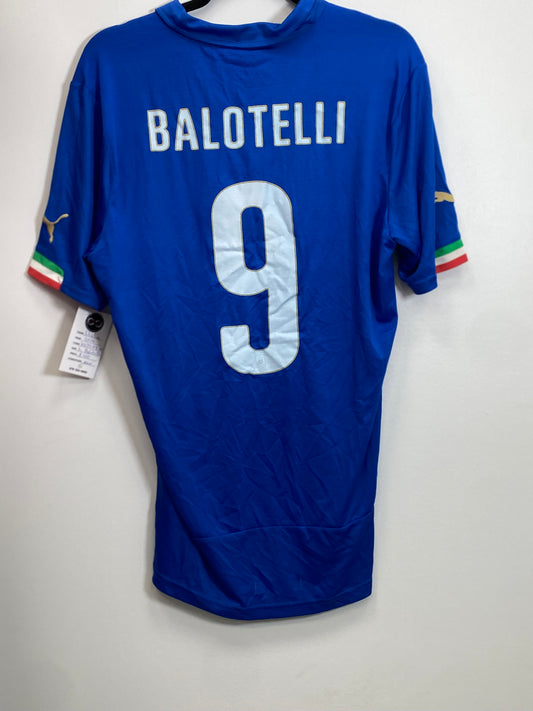 2014 italy Balotelli 9 Home jersey / Large / New