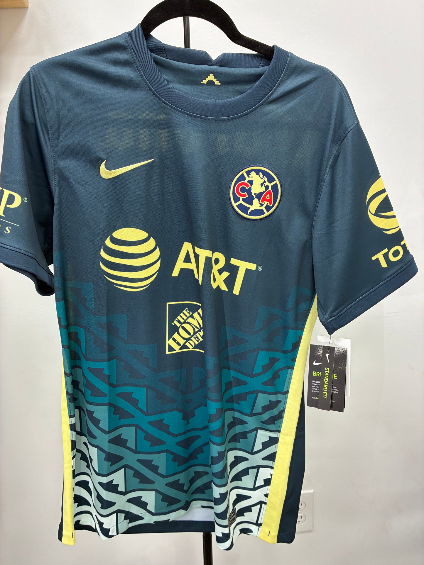 2021-22 Club América Away Jersey / Medium / New