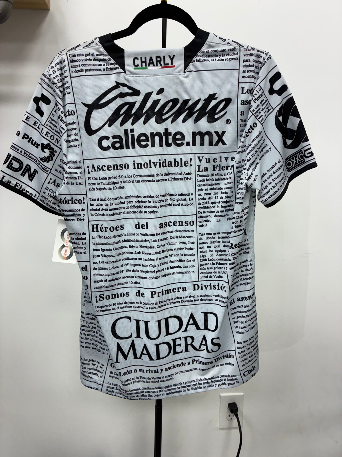 2022-23 Club León Away Jersey / Medium / New
