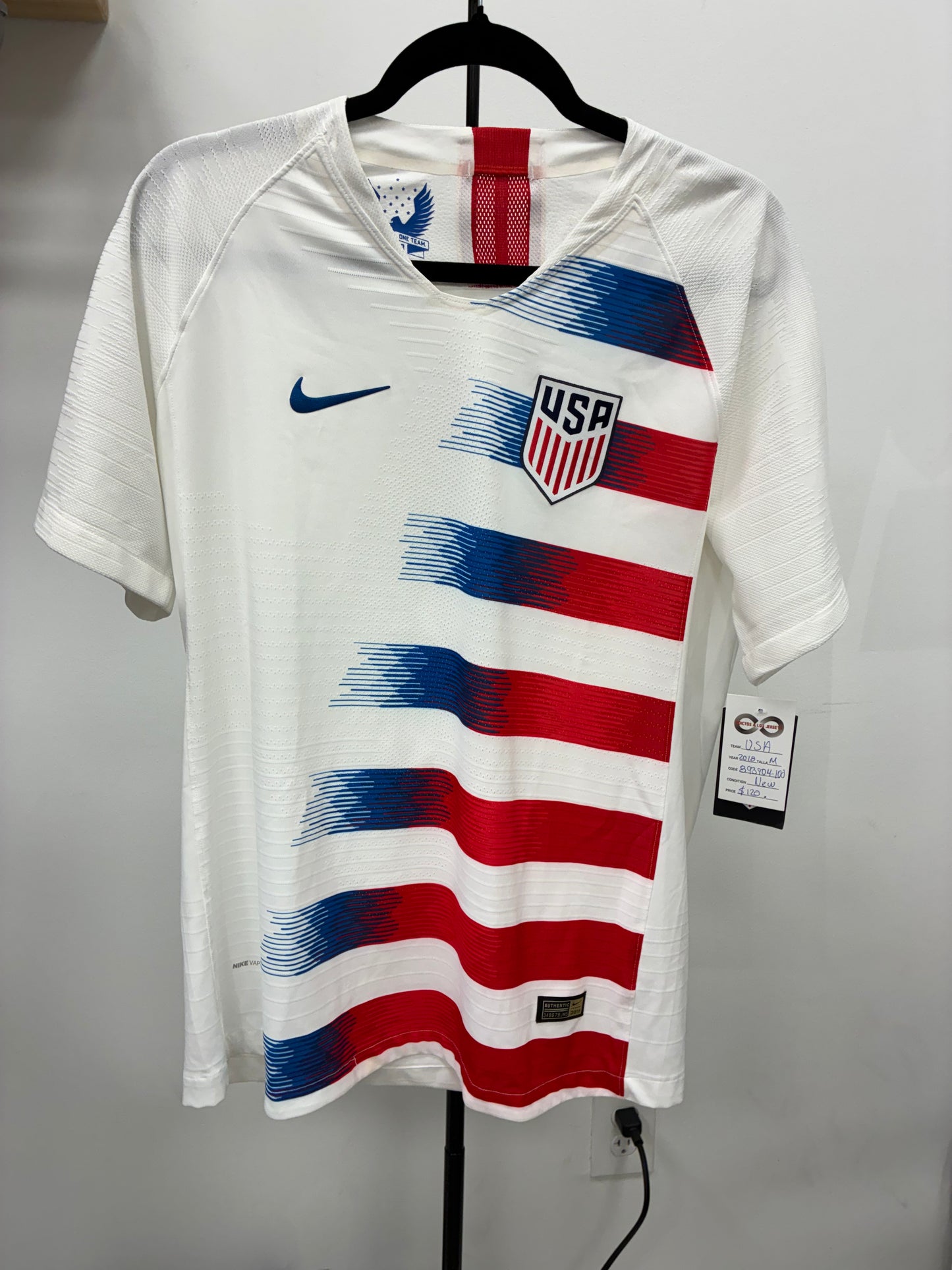 2018 USA Home Jersey / Medium / New