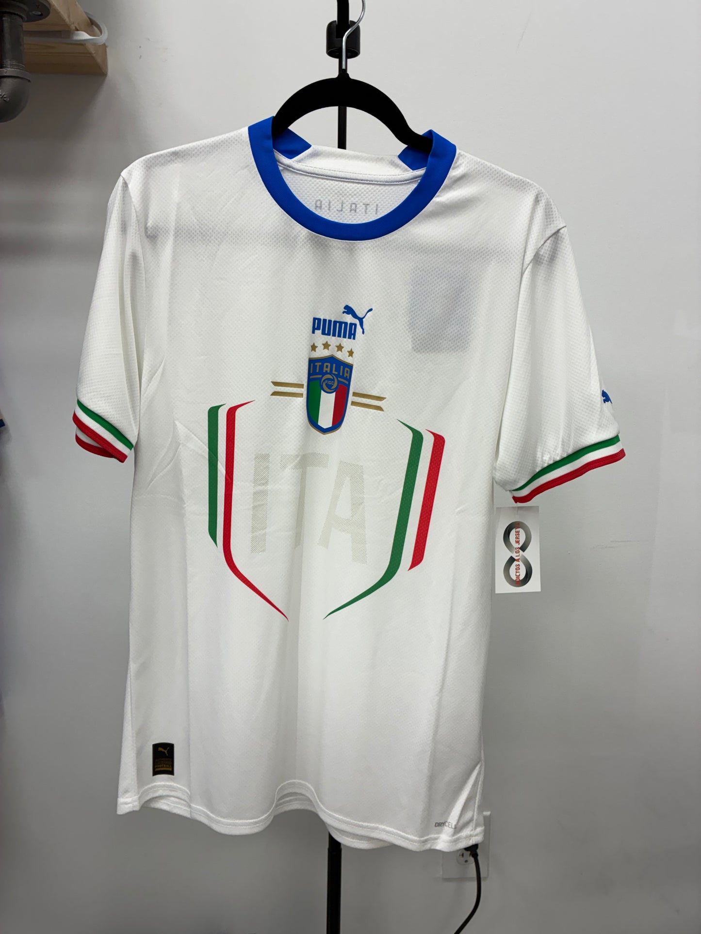 2022 Italy Away Jersey / Medium / New