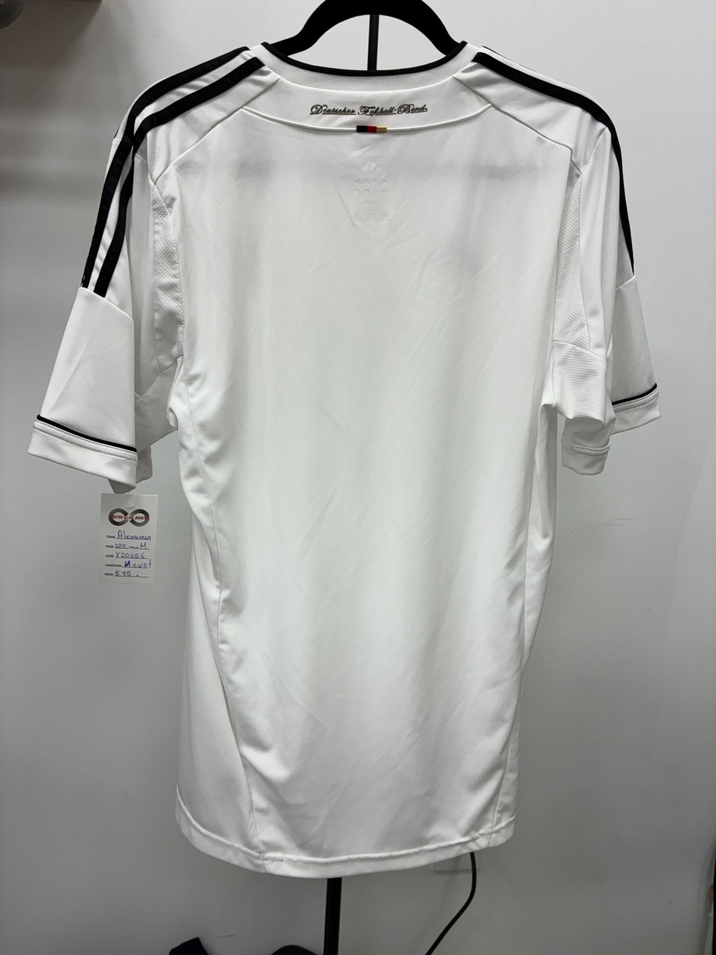 2011 Germany Home Jersey / Medium / New