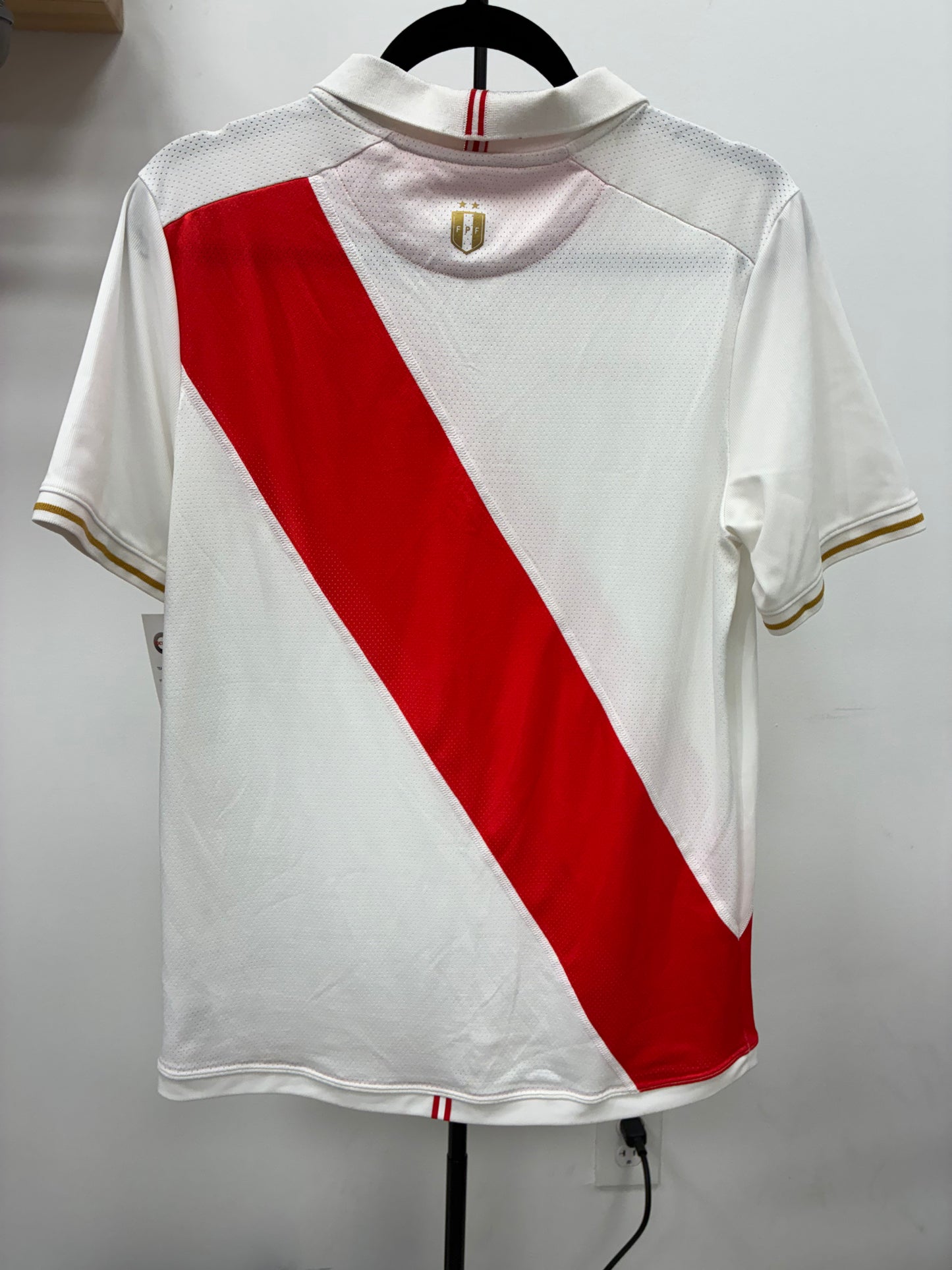 2019 Peru Home Jersey / Medium / 10/10