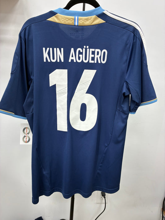 2011 Argentina 16 Kun Aguero Away Jersey / Medium / 9/10