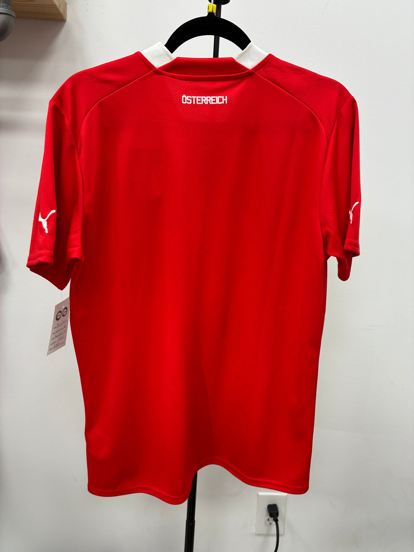 2022 Austria Home Jersey / Medium / New