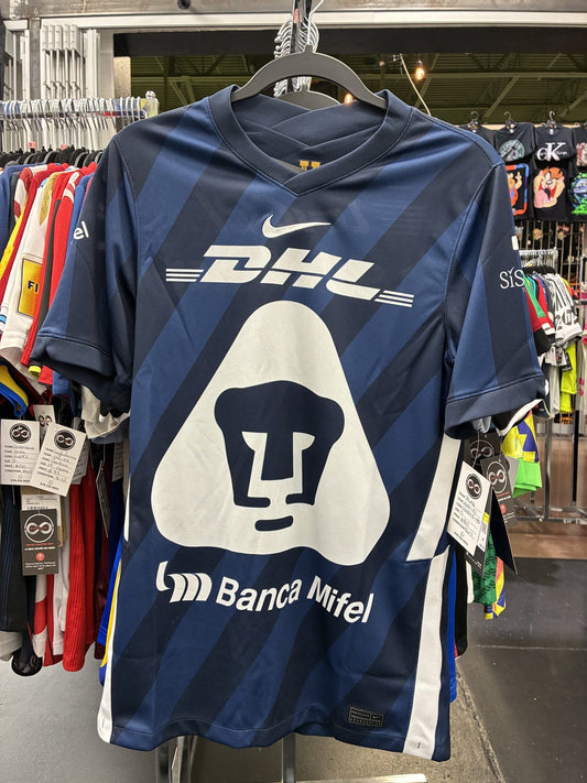 Pumas UNAM 2020-21 Away Jersey front