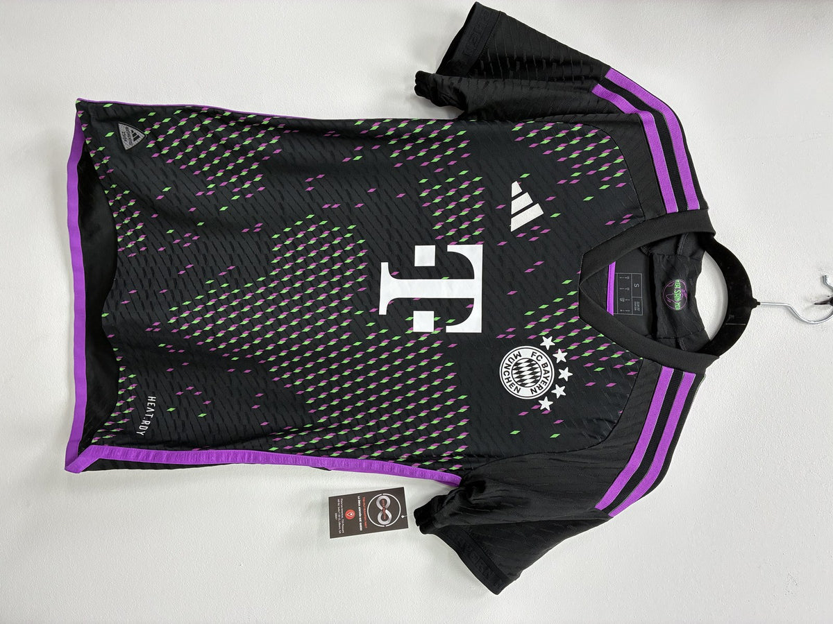 2023-24 Bayern Munich Away Jersey Small
