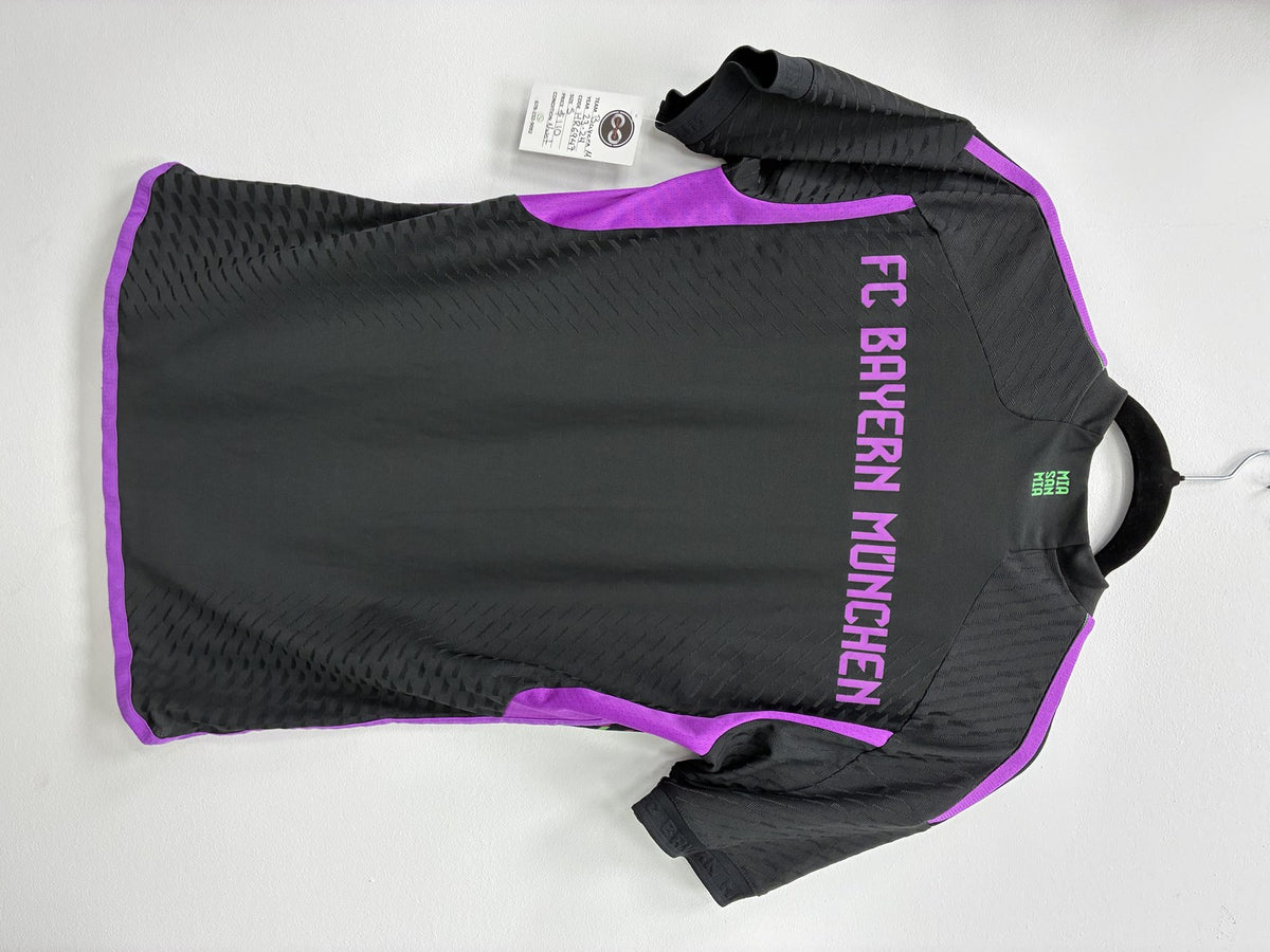 2023-24 Bayern Munich Away Jersey Small