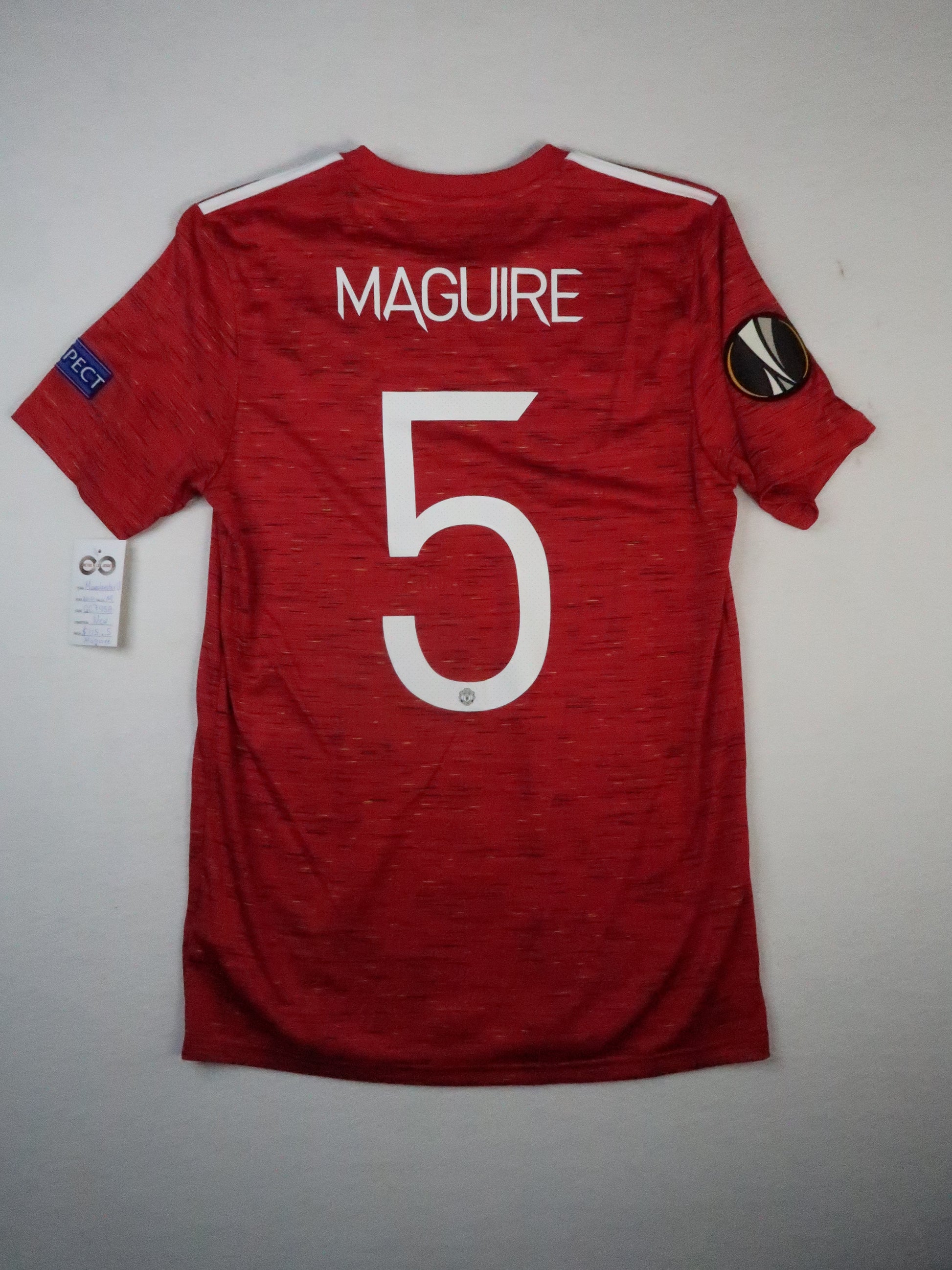 Manchester United Maguire 5 back