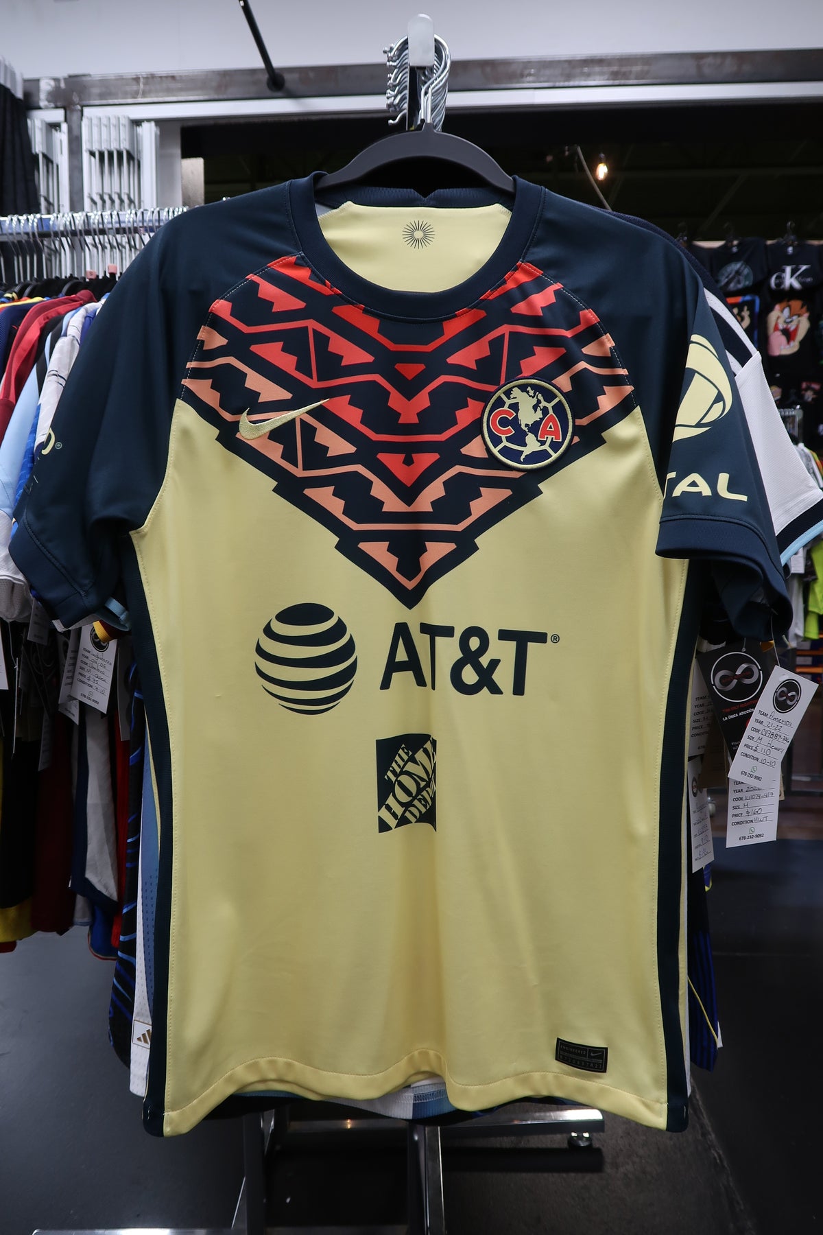 2021-22 Club América Henry 21 Special Edition Home Jersey / M / 10-10