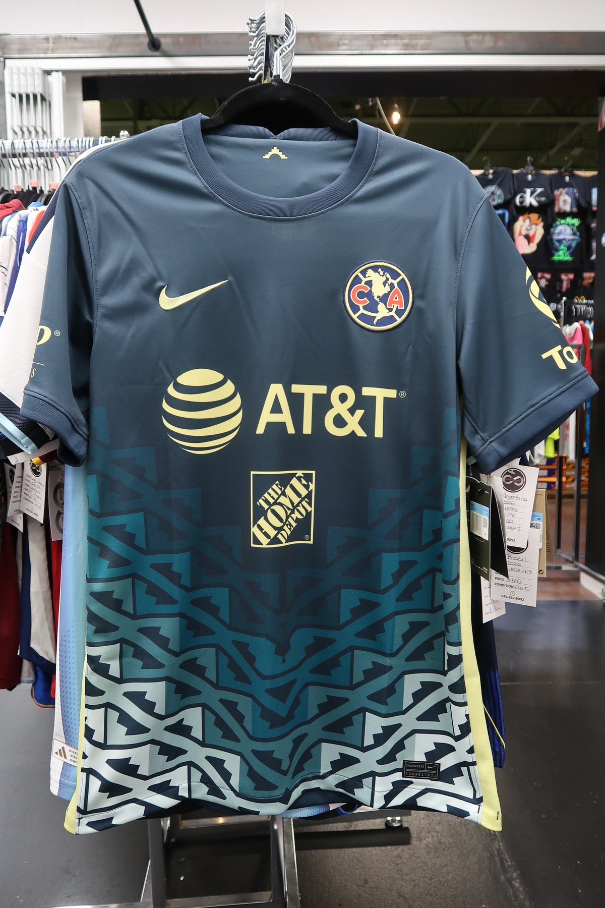 2021-22 Club América Third Jersey / M / 10-10