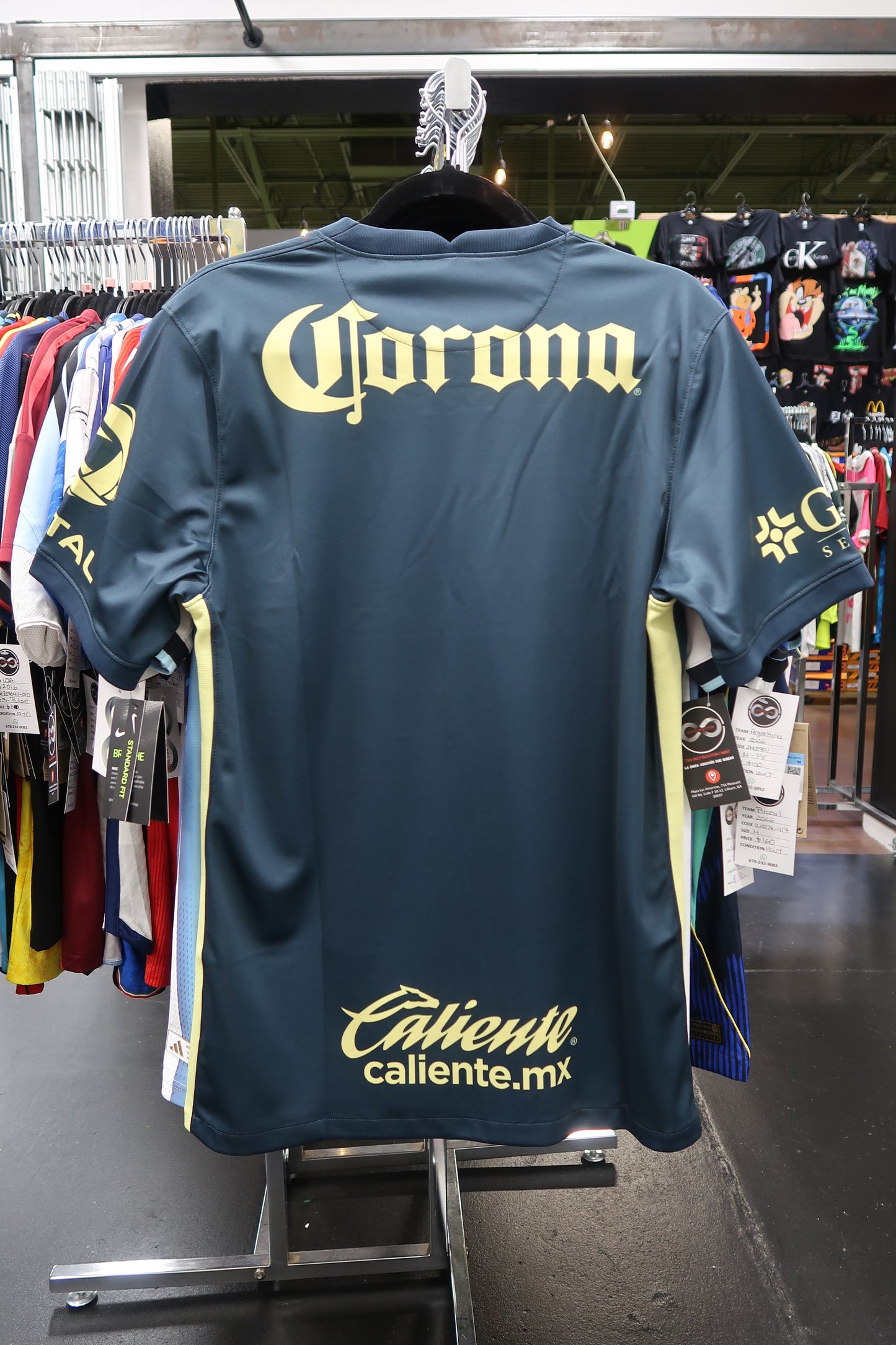2021-22 Club América Third Jersey / M / 10-10