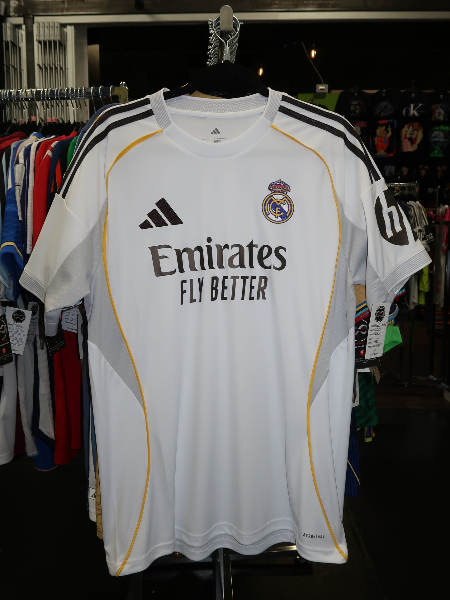 2025-26 Real Madrid Home Jersey / Large / New