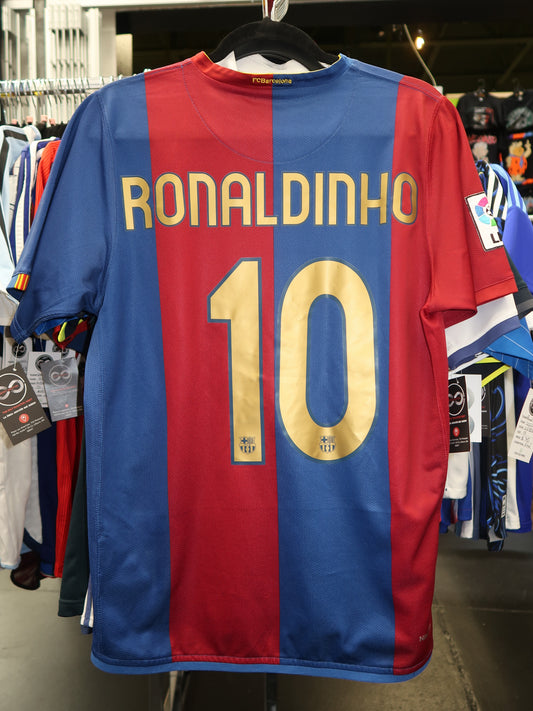 2006-08 Barcelona Ronaldinho 10 Home Jersey back