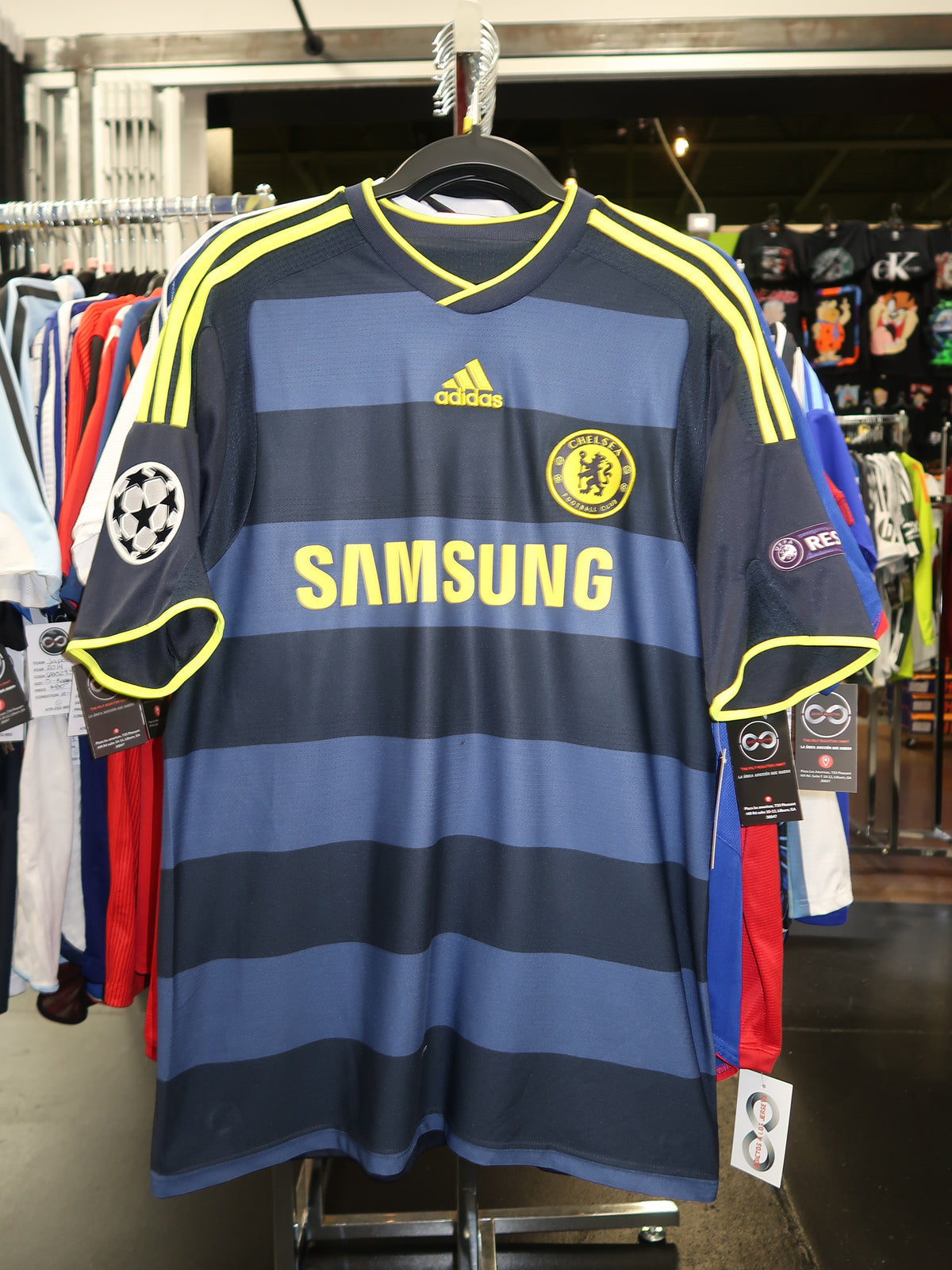 2009-10 Chelsea Drogba 11 Away Jersey front