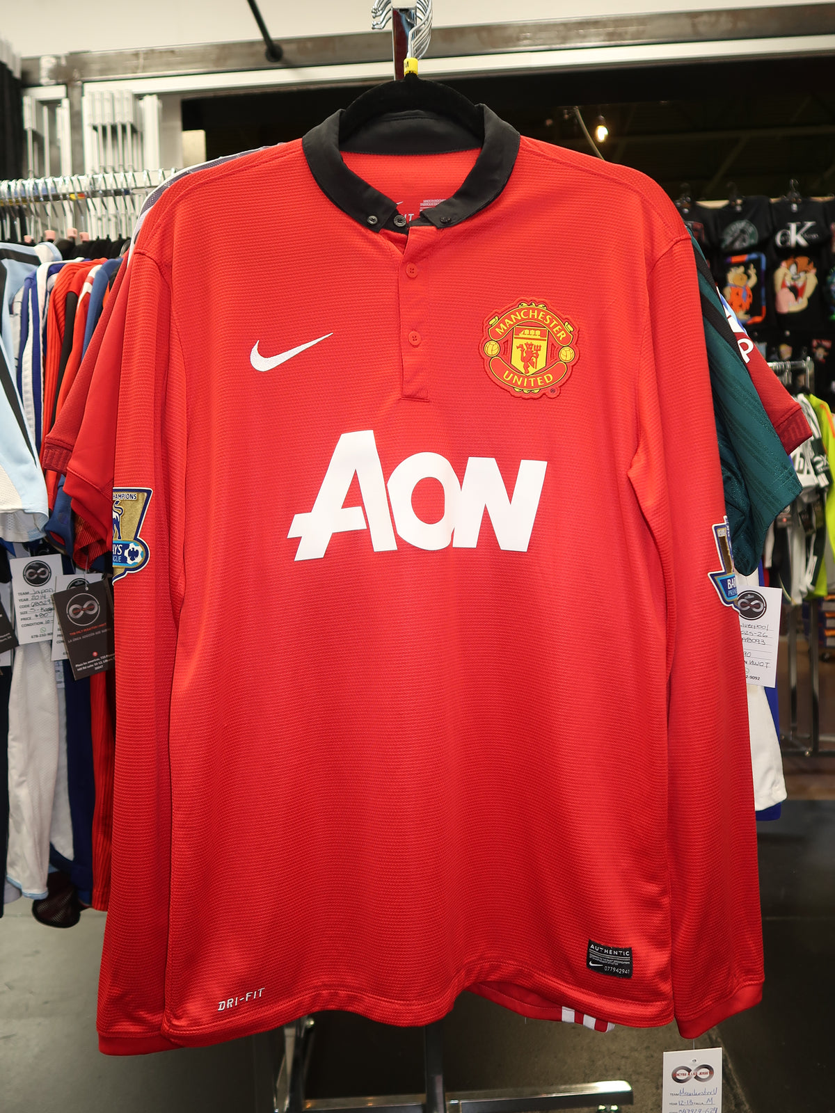 2012-13 Manchester United Valencia 25 Home Jersey