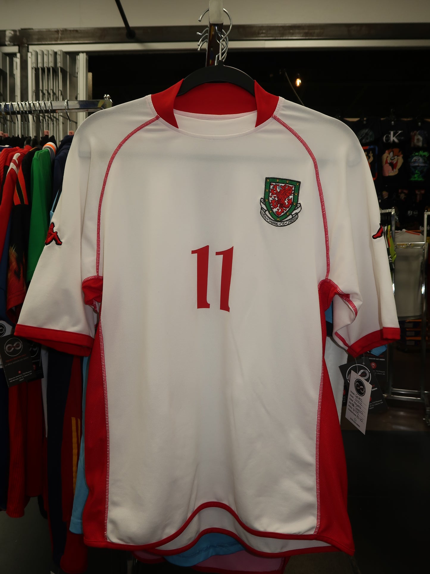 2002 Wales Giggs 11 Home Jersey front