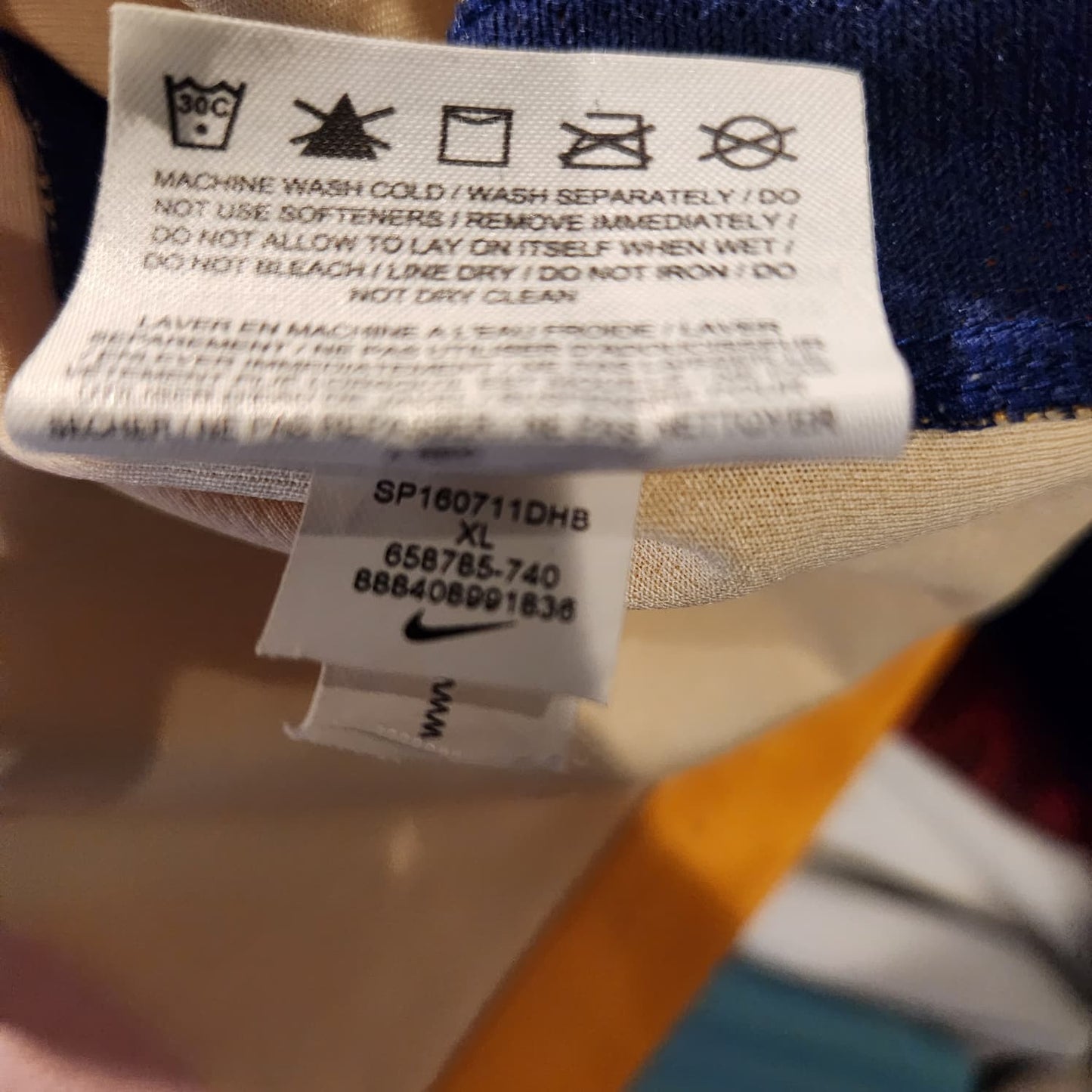 2015-16 FC Barcelona Suarez 9 Away Jersey / XLarge / Used 8.5/10