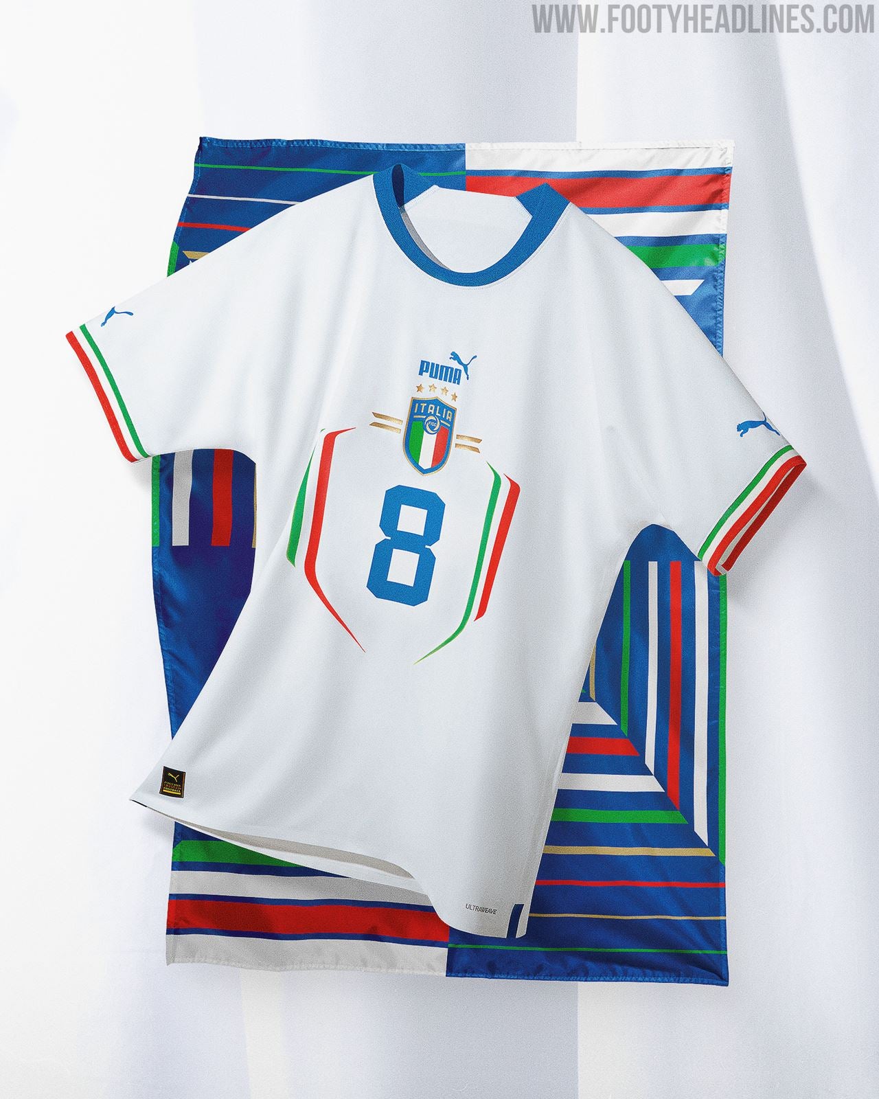 2022 Italy Away Jersey / Large / New