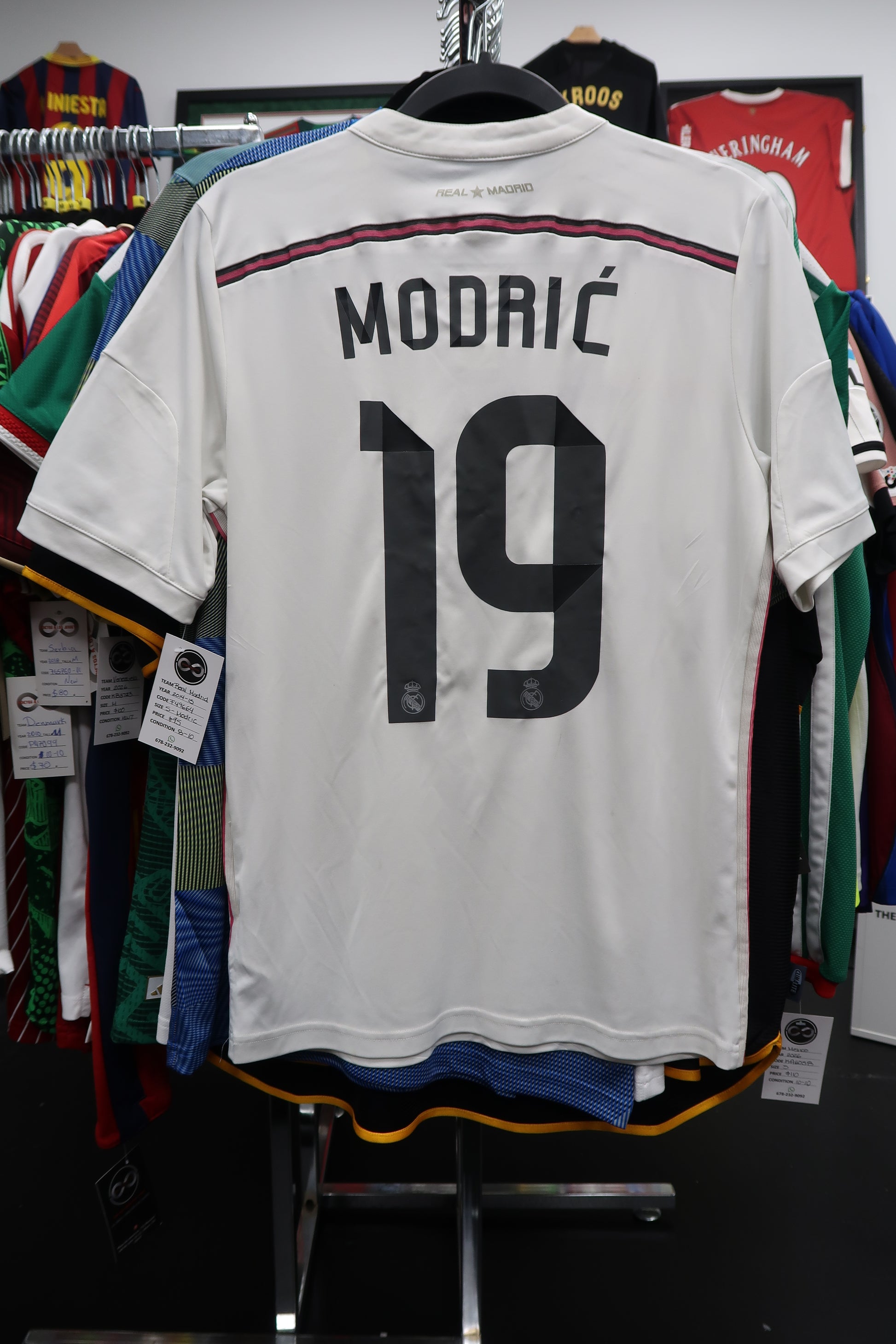 2014-15 Real Madrid Modric 19 Home Jersey back